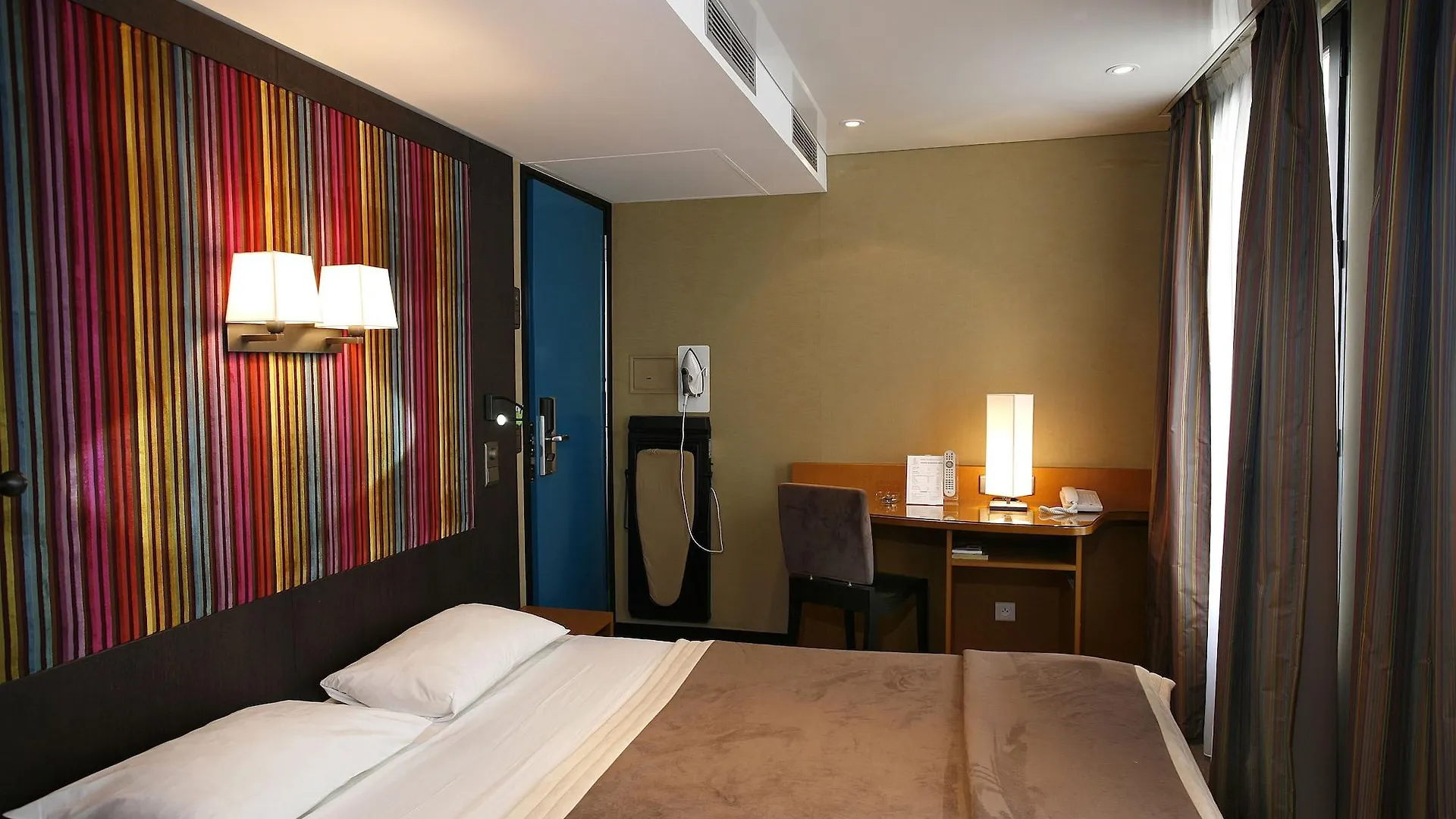 Hotel Hôtel Du Vieux Saule Paris